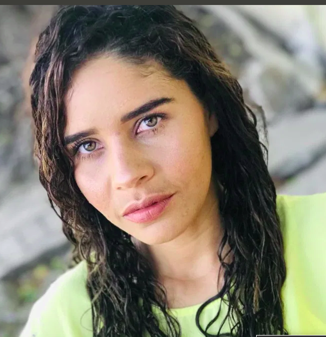 Retrato de Ruth Santana, escritora dominicana
